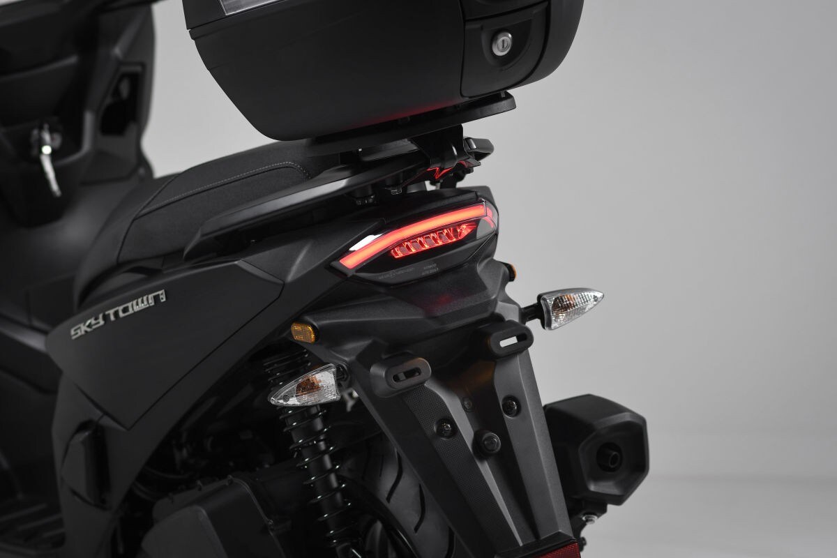  Kymco lancia il nuovo scooter Skytown 125